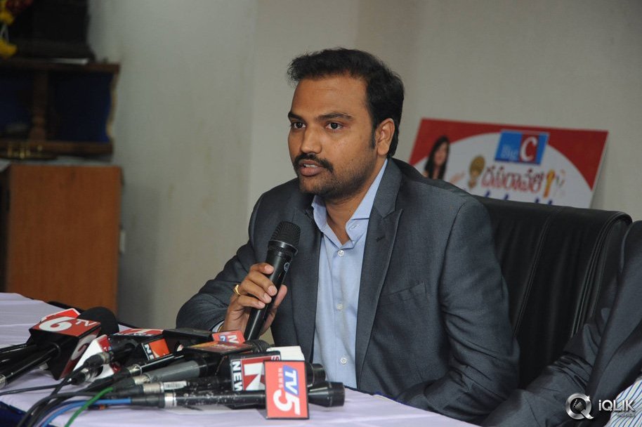 Pranitha-Launches-Big-C-Dussehra-Offers